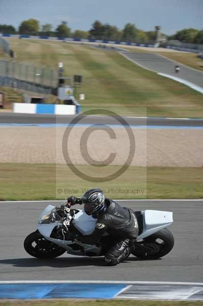 Motorcycle action photographs;Trackday digital images;donington;donington park leicestershire;donington photographs;event digital images;eventdigitalimages;no limits trackday;peter wileman photography;trackday;trackday photos