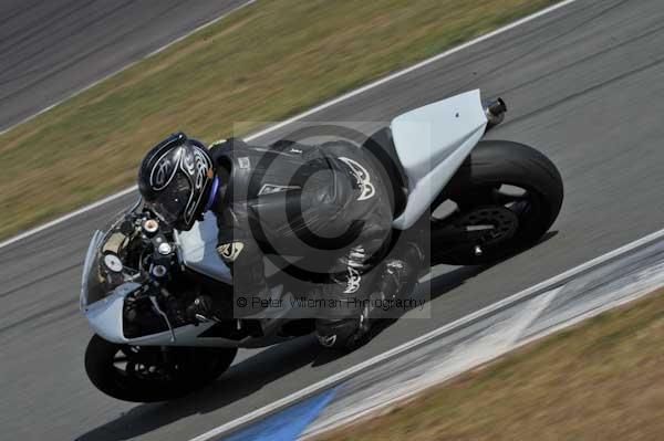 Motorcycle action photographs;Trackday digital images;donington;donington park leicestershire;donington photographs;event digital images;eventdigitalimages;no limits trackday;peter wileman photography;trackday;trackday photos