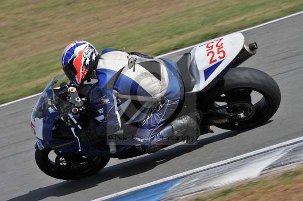 Motorcycle action photographs;Trackday digital images;donington;donington park leicestershire;donington photographs;event digital images;eventdigitalimages;no limits trackday;peter wileman photography;trackday;trackday photos