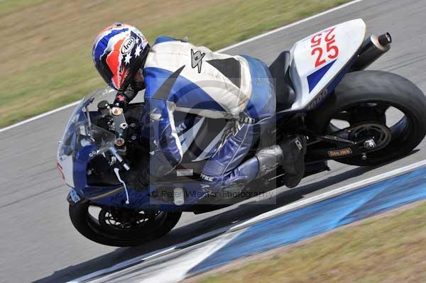 Motorcycle action photographs;Trackday digital images;donington;donington park leicestershire;donington photographs;event digital images;eventdigitalimages;no limits trackday;peter wileman photography;trackday;trackday photos