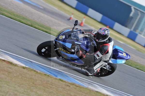 Motorcycle action photographs;Trackday digital images;donington;donington park leicestershire;donington photographs;event digital images;eventdigitalimages;no limits trackday;peter wileman photography;trackday;trackday photos