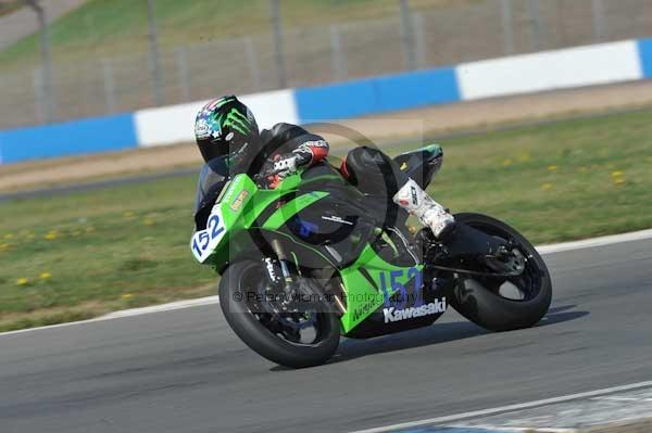 Motorcycle action photographs;Trackday digital images;donington;donington park leicestershire;donington photographs;event digital images;eventdigitalimages;no limits trackday;peter wileman photography;trackday;trackday photos