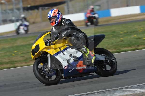 Motorcycle action photographs;Trackday digital images;donington;donington park leicestershire;donington photographs;event digital images;eventdigitalimages;no limits trackday;peter wileman photography;trackday;trackday photos