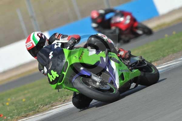 Motorcycle action photographs;Trackday digital images;donington;donington park leicestershire;donington photographs;event digital images;eventdigitalimages;no limits trackday;peter wileman photography;trackday;trackday photos