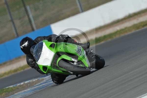 Motorcycle action photographs;Trackday digital images;donington;donington park leicestershire;donington photographs;event digital images;eventdigitalimages;no limits trackday;peter wileman photography;trackday;trackday photos