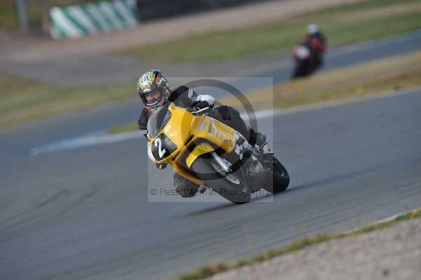 Motorcycle action photographs;Trackday digital images;donington;donington park leicestershire;donington photographs;event digital images;eventdigitalimages;no limits trackday;peter wileman photography;trackday;trackday photos