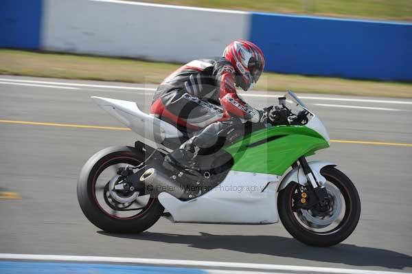 Motorcycle action photographs;Trackday digital images;donington;donington park leicestershire;donington photographs;event digital images;eventdigitalimages;no limits trackday;peter wileman photography;trackday;trackday photos