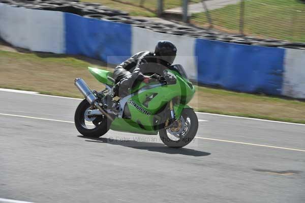 Motorcycle action photographs;Trackday digital images;donington;donington park leicestershire;donington photographs;event digital images;eventdigitalimages;no limits trackday;peter wileman photography;trackday;trackday photos