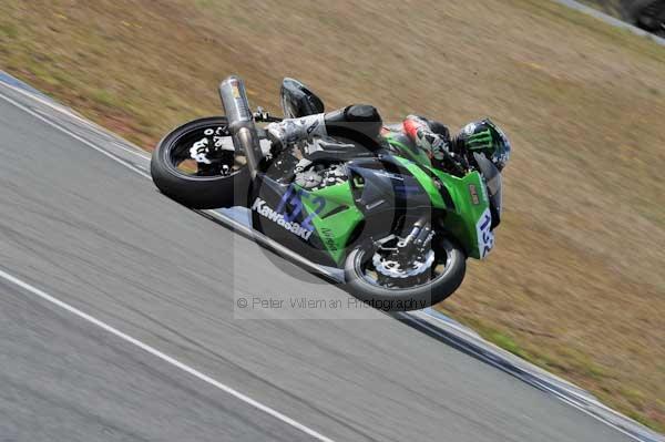 Motorcycle action photographs;Trackday digital images;donington;donington park leicestershire;donington photographs;event digital images;eventdigitalimages;no limits trackday;peter wileman photography;trackday;trackday photos