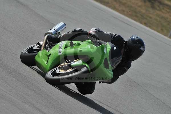 Motorcycle action photographs;Trackday digital images;donington;donington park leicestershire;donington photographs;event digital images;eventdigitalimages;no limits trackday;peter wileman photography;trackday;trackday photos