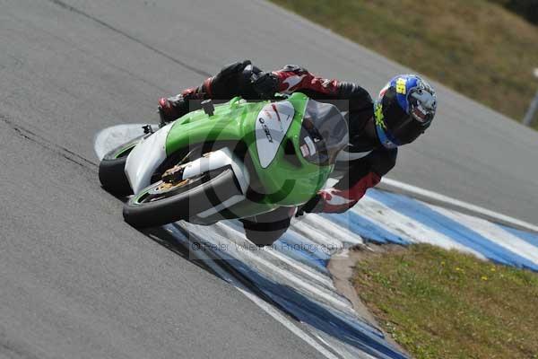 Motorcycle action photographs;Trackday digital images;donington;donington park leicestershire;donington photographs;event digital images;eventdigitalimages;no limits trackday;peter wileman photography;trackday;trackday photos