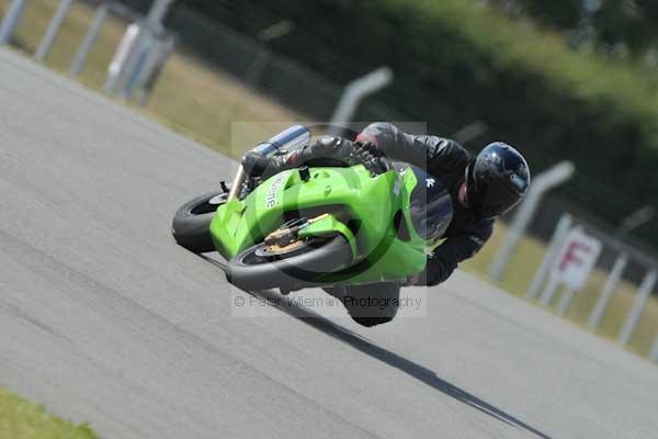 Motorcycle action photographs;Trackday digital images;donington;donington park leicestershire;donington photographs;event digital images;eventdigitalimages;no limits trackday;peter wileman photography;trackday;trackday photos