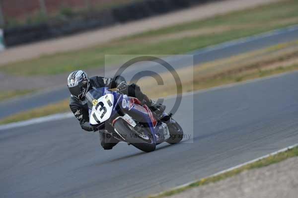 Motorcycle action photographs;Trackday digital images;donington;donington park leicestershire;donington photographs;event digital images;eventdigitalimages;no limits trackday;peter wileman photography;trackday;trackday photos