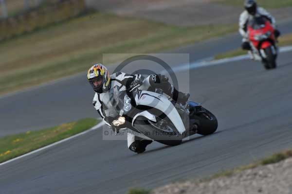 Motorcycle action photographs;Trackday digital images;donington;donington park leicestershire;donington photographs;event digital images;eventdigitalimages;no limits trackday;peter wileman photography;trackday;trackday photos