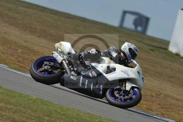 Motorcycle action photographs;Trackday digital images;donington;donington park leicestershire;donington photographs;event digital images;eventdigitalimages;no limits trackday;peter wileman photography;trackday;trackday photos