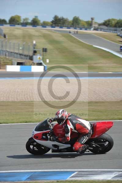 Motorcycle action photographs;Trackday digital images;donington;donington park leicestershire;donington photographs;event digital images;eventdigitalimages;no limits trackday;peter wileman photography;trackday;trackday photos