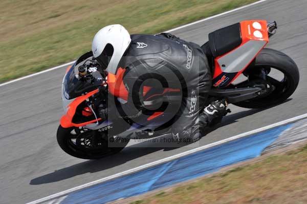 Motorcycle action photographs;Trackday digital images;donington;donington park leicestershire;donington photographs;event digital images;eventdigitalimages;no limits trackday;peter wileman photography;trackday;trackday photos