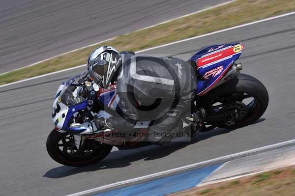 Motorcycle action photographs;Trackday digital images;donington;donington park leicestershire;donington photographs;event digital images;eventdigitalimages;no limits trackday;peter wileman photography;trackday;trackday photos