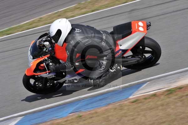 Motorcycle action photographs;Trackday digital images;donington;donington park leicestershire;donington photographs;event digital images;eventdigitalimages;no limits trackday;peter wileman photography;trackday;trackday photos