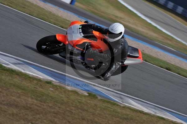 Motorcycle action photographs;Trackday digital images;donington;donington park leicestershire;donington photographs;event digital images;eventdigitalimages;no limits trackday;peter wileman photography;trackday;trackday photos