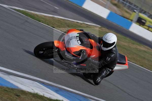 Motorcycle action photographs;Trackday digital images;donington;donington park leicestershire;donington photographs;event digital images;eventdigitalimages;no limits trackday;peter wileman photography;trackday;trackday photos