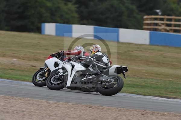 Motorcycle action photographs;Trackday digital images;donington;donington park leicestershire;donington photographs;event digital images;eventdigitalimages;no limits trackday;peter wileman photography;trackday;trackday photos