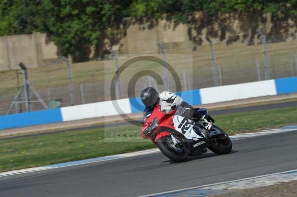 Motorcycle action photographs;Trackday digital images;donington;donington park leicestershire;donington photographs;event digital images;eventdigitalimages;no limits trackday;peter wileman photography;trackday;trackday photos