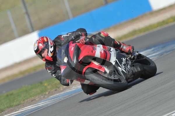 Motorcycle action photographs;Trackday digital images;donington;donington park leicestershire;donington photographs;event digital images;eventdigitalimages;no limits trackday;peter wileman photography;trackday;trackday photos