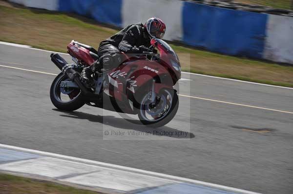 Motorcycle action photographs;Trackday digital images;donington;donington park leicestershire;donington photographs;event digital images;eventdigitalimages;no limits trackday;peter wileman photography;trackday;trackday photos