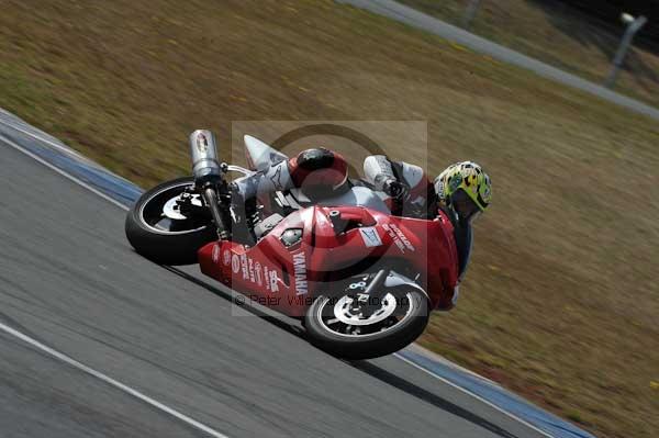 Motorcycle action photographs;Trackday digital images;donington;donington park leicestershire;donington photographs;event digital images;eventdigitalimages;no limits trackday;peter wileman photography;trackday;trackday photos