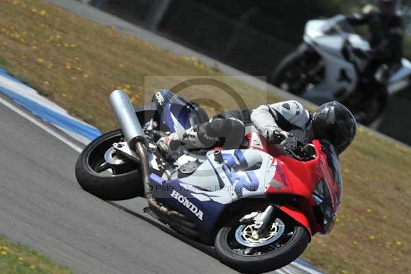 Motorcycle action photographs;Trackday digital images;donington;donington park leicestershire;donington photographs;event digital images;eventdigitalimages;no limits trackday;peter wileman photography;trackday;trackday photos