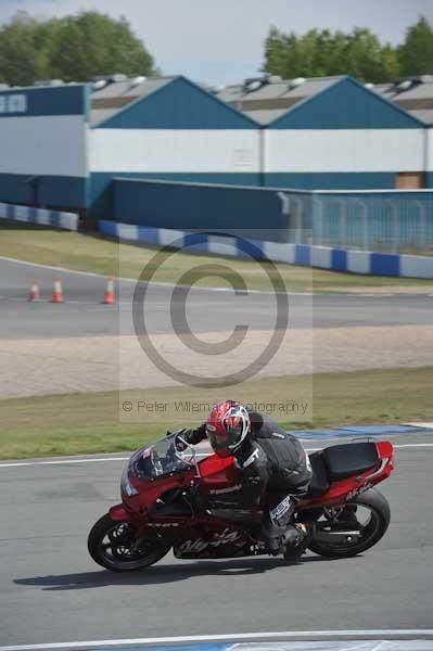 Motorcycle action photographs;Trackday digital images;donington;donington park leicestershire;donington photographs;event digital images;eventdigitalimages;no limits trackday;peter wileman photography;trackday;trackday photos