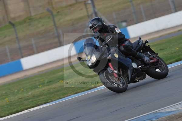 Motorcycle action photographs;Trackday digital images;donington;donington park leicestershire;donington photographs;event digital images;eventdigitalimages;no limits trackday;peter wileman photography;trackday;trackday photos