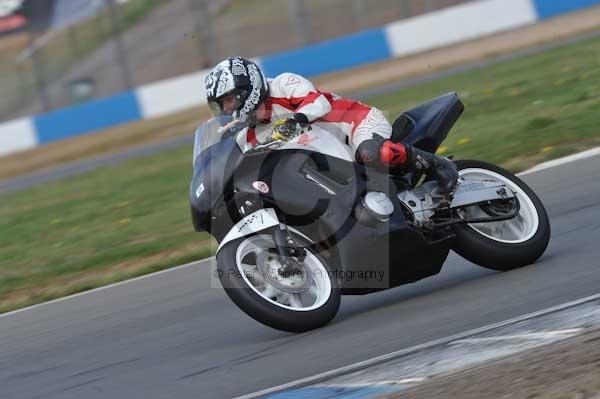 Motorcycle action photographs;Trackday digital images;donington;donington park leicestershire;donington photographs;event digital images;eventdigitalimages;no limits trackday;peter wileman photography;trackday;trackday photos