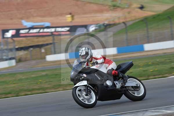 Motorcycle action photographs;Trackday digital images;donington;donington park leicestershire;donington photographs;event digital images;eventdigitalimages;no limits trackday;peter wileman photography;trackday;trackday photos