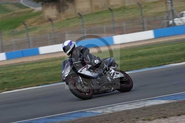 Motorcycle action photographs;Trackday digital images;donington;donington park leicestershire;donington photographs;event digital images;eventdigitalimages;no limits trackday;peter wileman photography;trackday;trackday photos