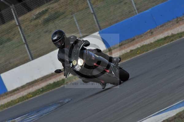 Motorcycle action photographs;Trackday digital images;donington;donington park leicestershire;donington photographs;event digital images;eventdigitalimages;no limits trackday;peter wileman photography;trackday;trackday photos