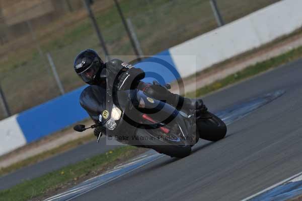 Motorcycle action photographs;Trackday digital images;donington;donington park leicestershire;donington photographs;event digital images;eventdigitalimages;no limits trackday;peter wileman photography;trackday;trackday photos