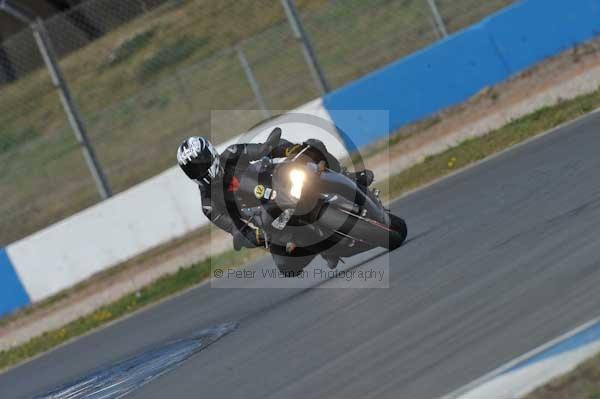 Motorcycle action photographs;Trackday digital images;donington;donington park leicestershire;donington photographs;event digital images;eventdigitalimages;no limits trackday;peter wileman photography;trackday;trackday photos