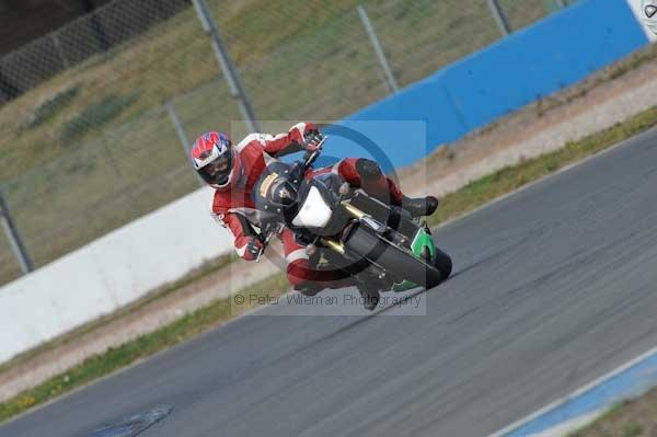 Motorcycle action photographs;Trackday digital images;donington;donington park leicestershire;donington photographs;event digital images;eventdigitalimages;no limits trackday;peter wileman photography;trackday;trackday photos