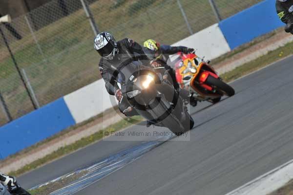 Motorcycle action photographs;Trackday digital images;donington;donington park leicestershire;donington photographs;event digital images;eventdigitalimages;no limits trackday;peter wileman photography;trackday;trackday photos