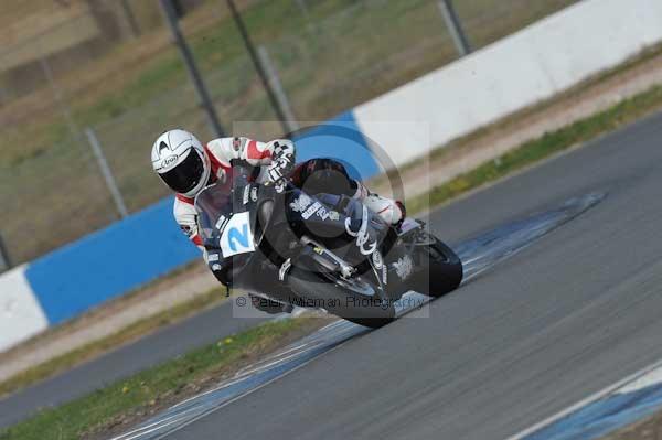 Motorcycle action photographs;Trackday digital images;donington;donington park leicestershire;donington photographs;event digital images;eventdigitalimages;no limits trackday;peter wileman photography;trackday;trackday photos