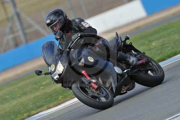 Motorcycle action photographs;Trackday digital images;donington;donington park leicestershire;donington photographs;event digital images;eventdigitalimages;no limits trackday;peter wileman photography;trackday;trackday photos