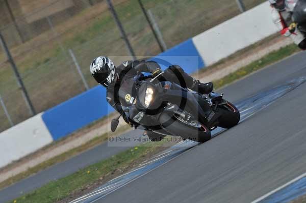 Motorcycle action photographs;Trackday digital images;donington;donington park leicestershire;donington photographs;event digital images;eventdigitalimages;no limits trackday;peter wileman photography;trackday;trackday photos