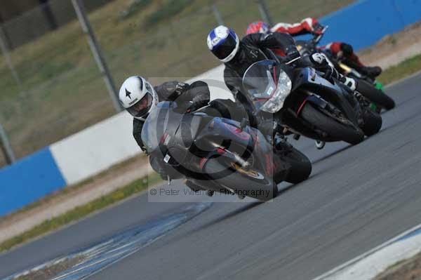 Motorcycle action photographs;Trackday digital images;donington;donington park leicestershire;donington photographs;event digital images;eventdigitalimages;no limits trackday;peter wileman photography;trackday;trackday photos