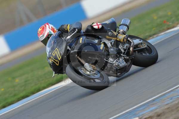 Motorcycle action photographs;Trackday digital images;donington;donington park leicestershire;donington photographs;event digital images;eventdigitalimages;no limits trackday;peter wileman photography;trackday;trackday photos