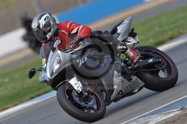 Motorcycle action photographs;Trackday digital images;donington;donington park leicestershire;donington photographs;event digital images;eventdigitalimages;no limits trackday;peter wileman photography;trackday;trackday photos