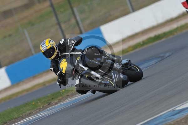 Motorcycle action photographs;Trackday digital images;donington;donington park leicestershire;donington photographs;event digital images;eventdigitalimages;no limits trackday;peter wileman photography;trackday;trackday photos