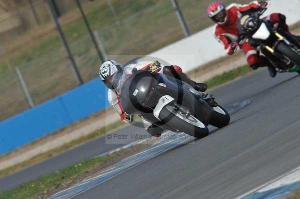 Motorcycle action photographs;Trackday digital images;donington;donington park leicestershire;donington photographs;event digital images;eventdigitalimages;no limits trackday;peter wileman photography;trackday;trackday photos