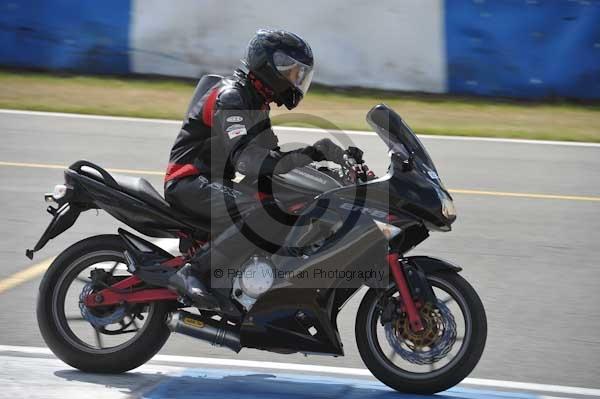 Motorcycle action photographs;Trackday digital images;donington;donington park leicestershire;donington photographs;event digital images;eventdigitalimages;no limits trackday;peter wileman photography;trackday;trackday photos